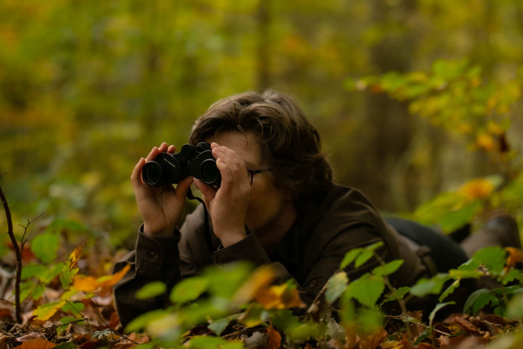 Jägerin im Wald, derbesteaugenblick.de